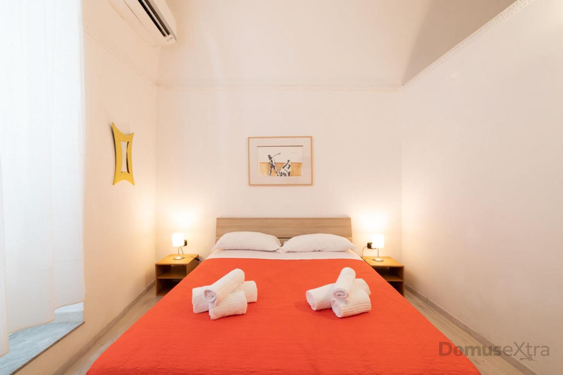 Villari Guest House By Domusextra Napels Buitenkant foto